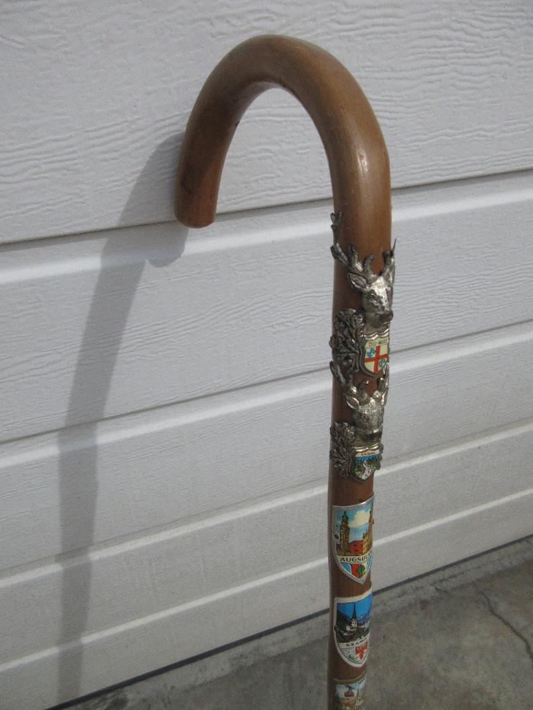 Houten wandelstok rondhaak met schildjes 77 cm, Ophalen of Verzenden, Gebruikt