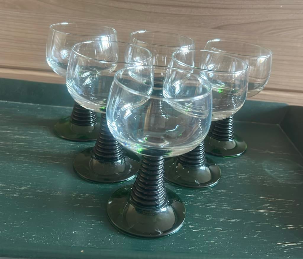 6 grote Roemer glazen France groene steel/voet p/6:, Ophalen of Verzenden, Zo goed als nieuw, Overige typen