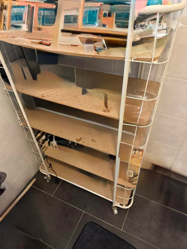 Gratis afhalen bakkerskast op wielen, Huis en Inrichting, Kasten | Stellingkasten, Ophalen of Verzenden, Gebruikt