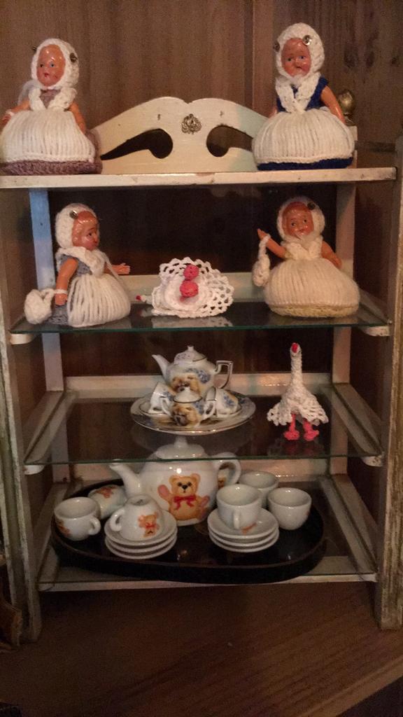 Diverse servies met rekje en popjes, Antiek en Kunst, Ophalen of Verzenden