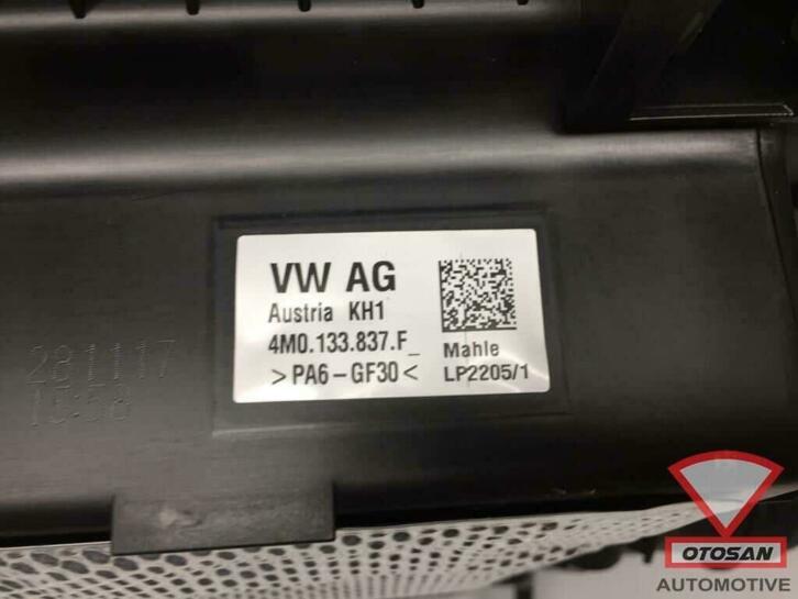 vw touareg 2018 luchtfilterhuis motor afdekplaat 4m0133837f, Gebruikt, Volkswagen, Volkswagen AG, Berliner Ring 2
38440  Wolfsburg, DE