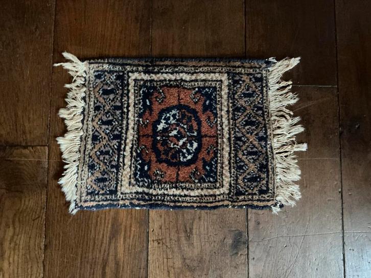 Mooi antiek Perzisch kleedje ❤️ 35 x 28 cm, Antiek en Kunst, Antiek | Kleden en Textiel, Ophalen of Verzenden