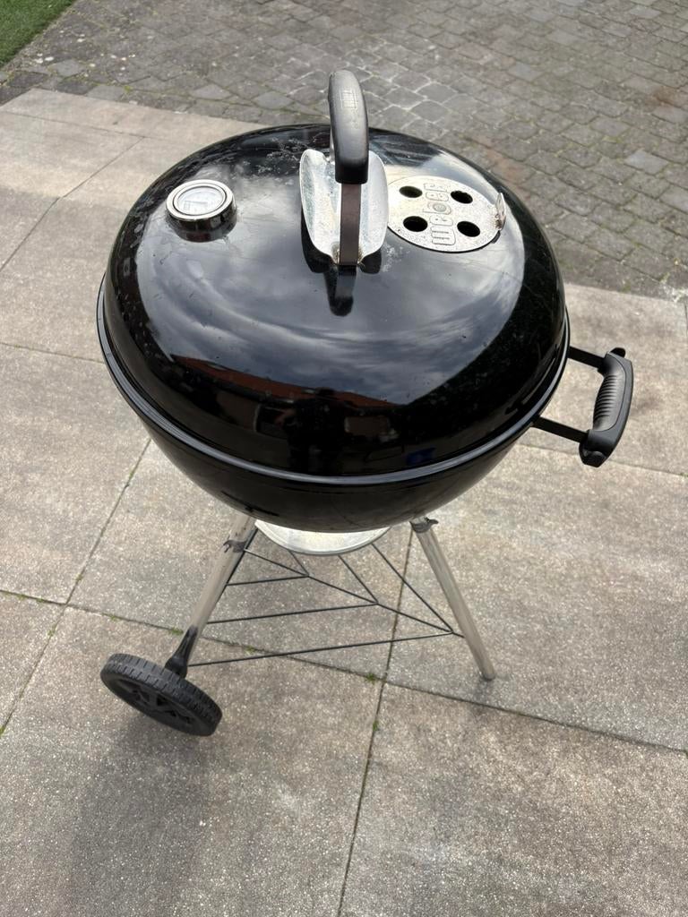 Weber bbq 47 cm, Tuin en Terras, Houtskoolbarbecues, Ophalen of Verzenden, Gebruikt, Met accessoires