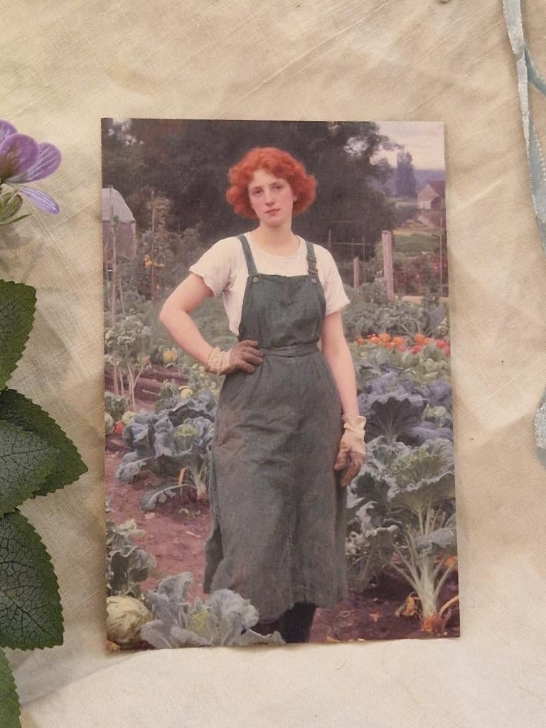 Ansichtkaart. "Vrouw rood haar- groen schort/groententuin"., Verzenden, Nieuw