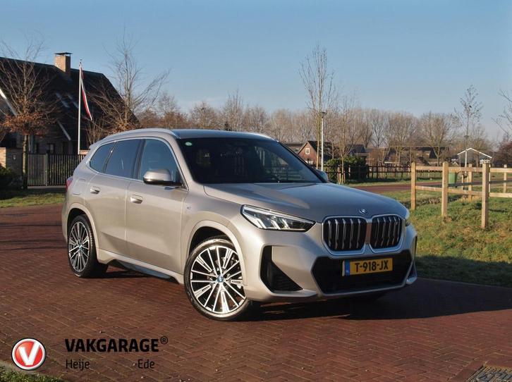 BMW iX1 xDrive30 Launch Edition 67 kWh | M-Pakket | Harman K, Auto's, BMW, Bedrijf, Te koop, iX1, 4x4, ABS, Achteruitrijcamera