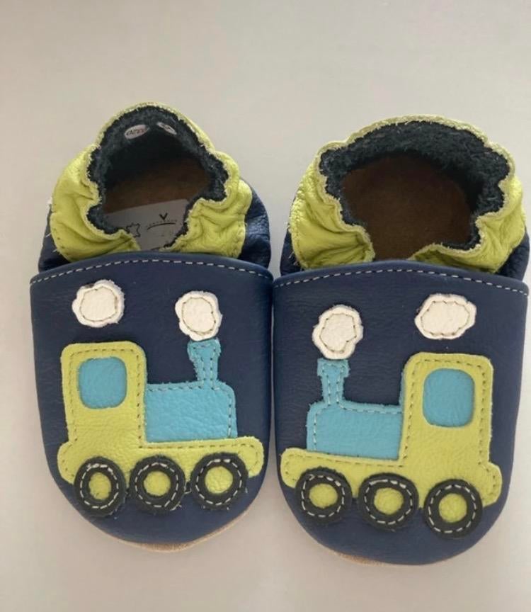 Hobea slofjes nieuw maat 16/17 met treintjes, Slofjes, Ileqap, Nieuw, Ophalen of Verzenden