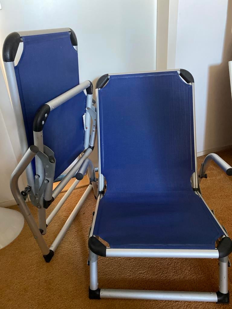 2x Opvouwbare strandstoelen - Blauw en Zilver, Huis en Inrichting, Stoelen, Gebruikt, Twee, Metaal, Blauw, Ophalen of Verzenden