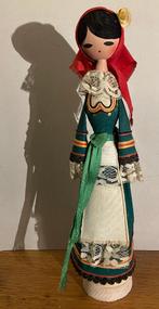 Vintage pop met klederdracht Bulgarije, Ophalen of Verzenden, Zo goed als nieuw, Pop