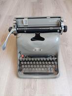 Typemachine olivetti lexikon 80 incl hoes, Diversen, Typemachines, Ophalen