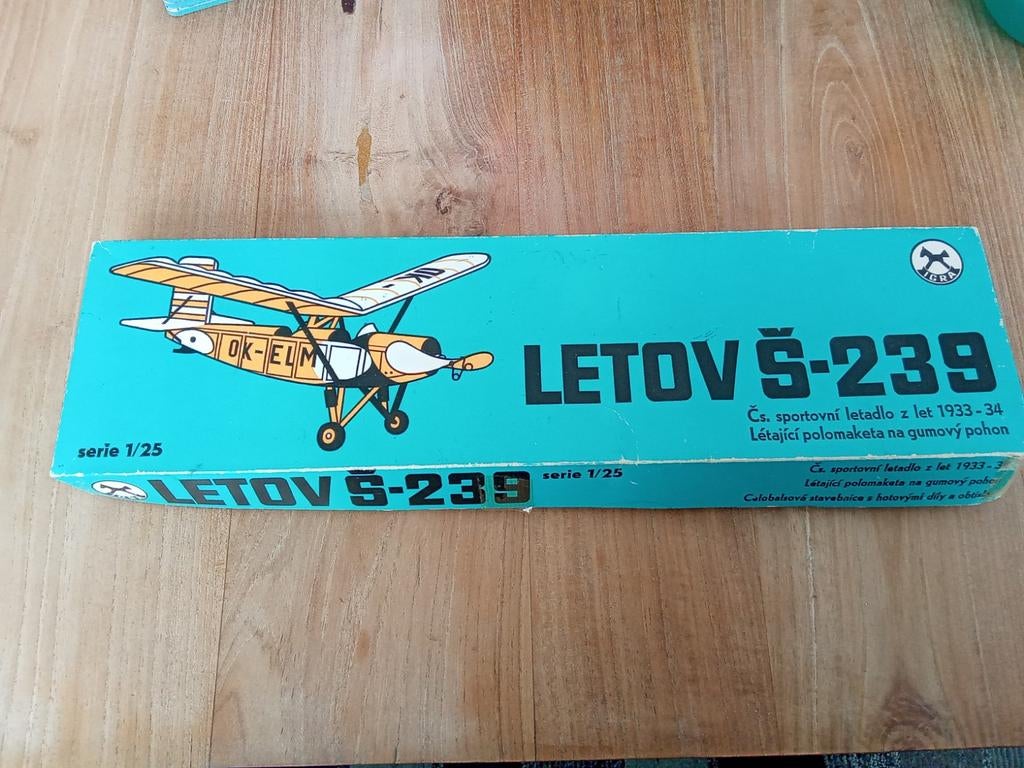 Letov. S-239, Ophalen, Nieuw, Groter dan 1:72, Overige merken