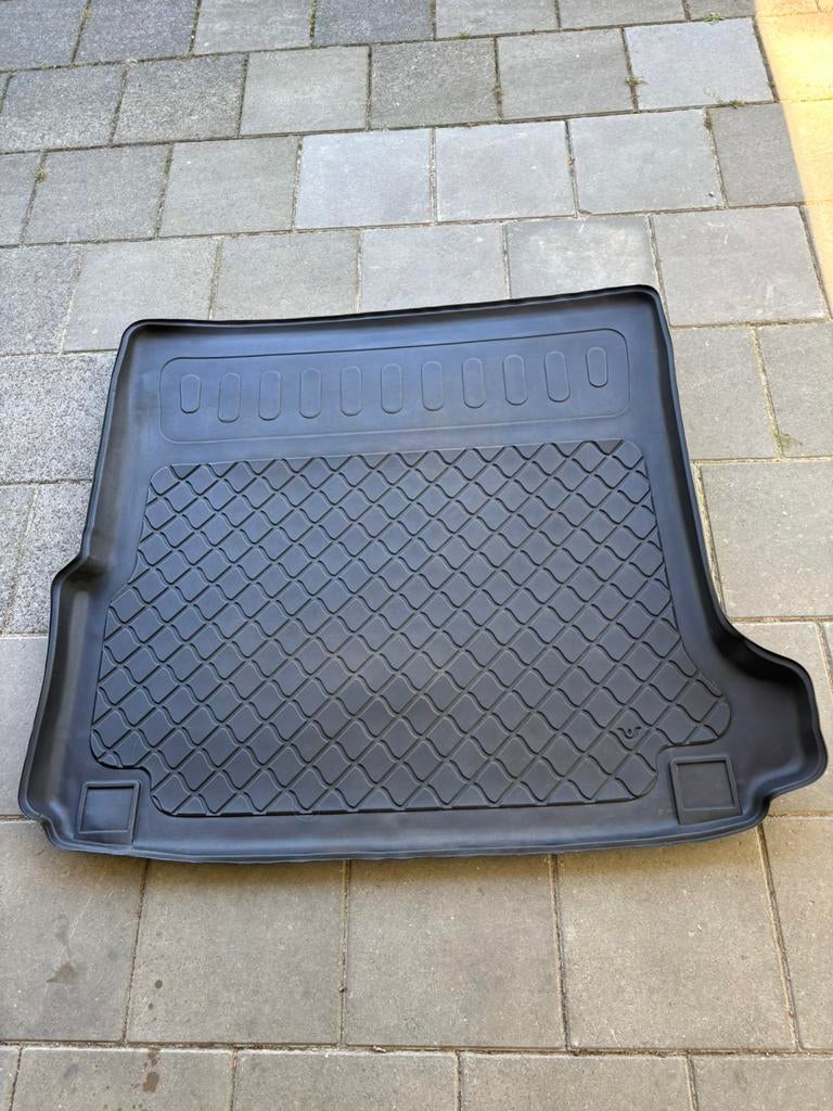 Rubberen kofferbakmat volvo v60 2018- heden, Ophalen, Zo goed als nieuw