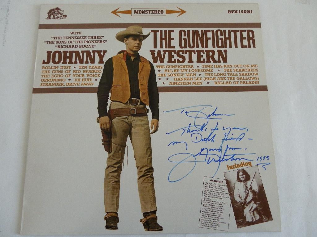 LP Johnny Western - The Gunfighter - GESIGNEERD, Ophalen of Verzenden, Zo goed als nieuw, 12 inch