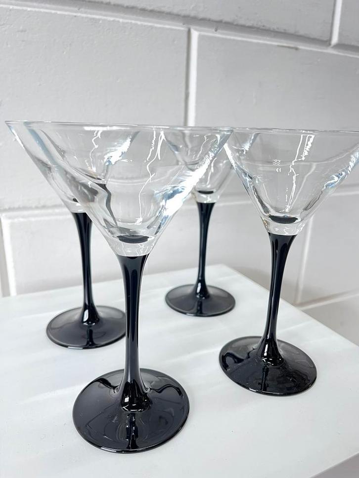 Cocktail glazen Luminarc glazen zwarte voet, Verzamelen, Glas en Borrelglaasjes, Gebruikt, Overige typen, Ophalen of Verzenden