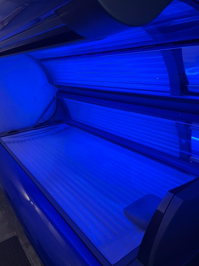 Twee goedwerkende Ergoline Classic 700 zonnebanken, Witgoed en Apparatuur, Zonnebanken en Gezichtsbruiners, Ophalen, Zo goed als nieuw