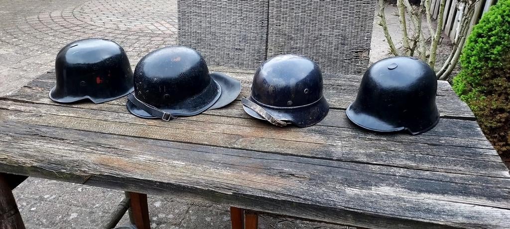 Lot helmen ww2 Duits., Verzamelen, Ophalen of Verzenden, Landmacht, Duitsland, Helm of Baret