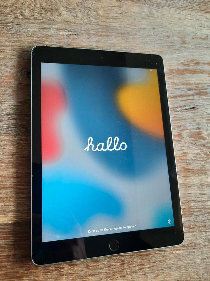 IPad 32GB Space Gray refurbished, Computers en Software, Apple iPads, Gebruikt, Apple iPad, Wi-Fi, 11 inch, 32 GB, Grijs, Ophalen of Verzenden