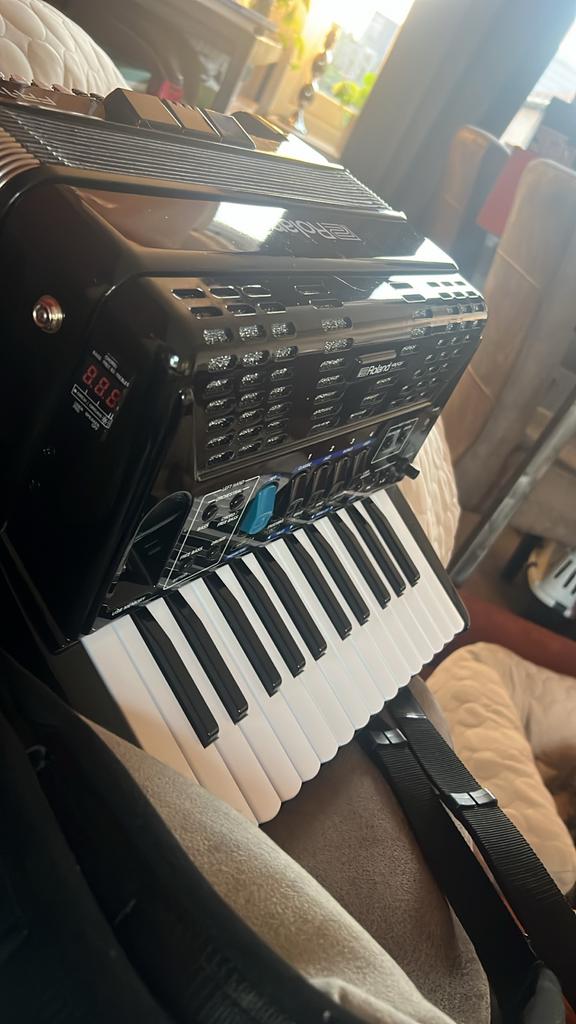 Roland FR1x V-accordeon digitale accordeon, Muziek en Instrumenten, Accordeons, Overige formaten, Toetsaccordeon, Zo goed als nieuw