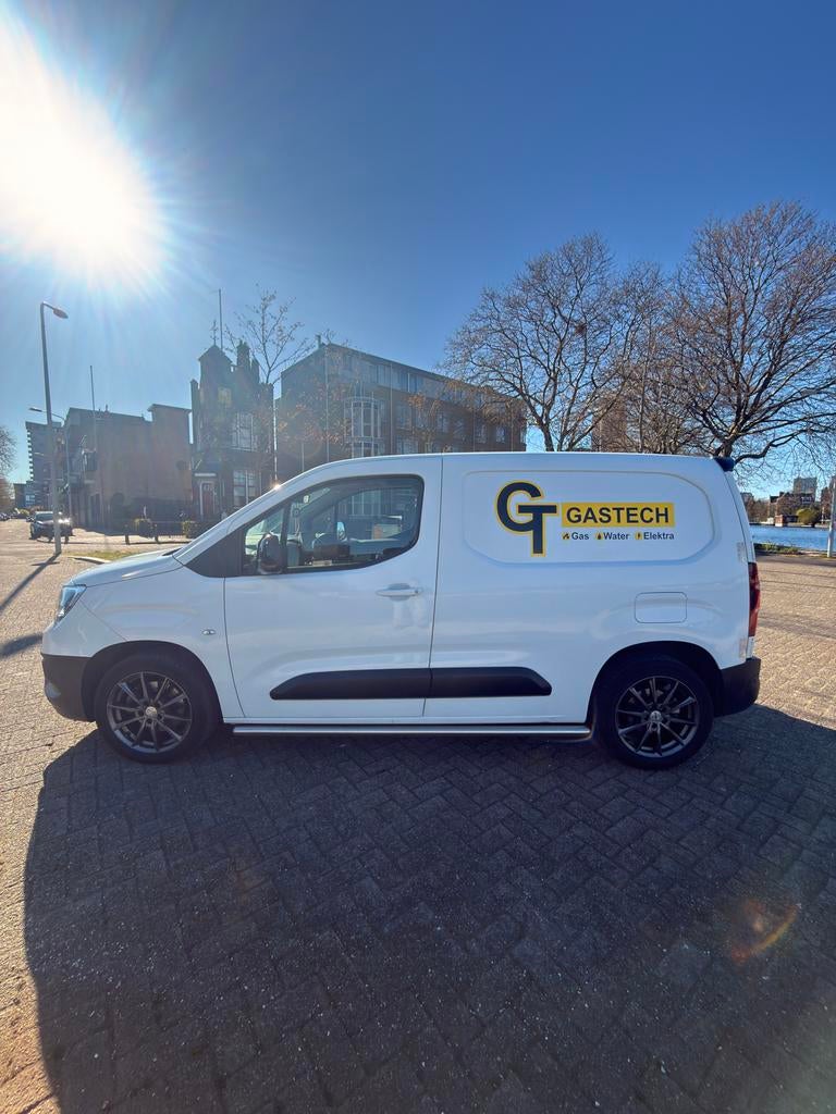 Opel Combo Cargo GB 1.5 Diesel 131pk S/S L1h1 Aut 2021 Wit, Stof, 4 cilinders, Wit, Origineel Nederlands