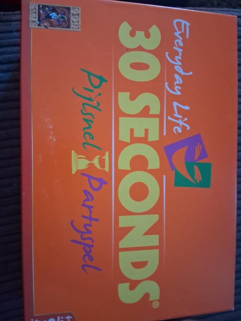 30 Seconds (Everyday Life) - 999 Games, Hobby en Vrije tijd, Gezelschapsspellen | Bordspellen, Ophalen of Verzenden, Zo goed als nieuw