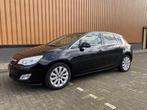Opel Astra Cosmo 1.4 Turbo uit 2010, Ophalen, Zwart, 1364 cc, Benzine