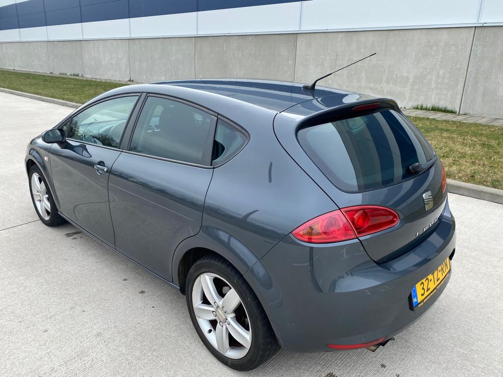 Seat Leon 2.0 FSI Businessline APK 3-27/NAP/PDC, Auto's, Seat, Stof, Gebruikt, Zwart, 4 cilinders