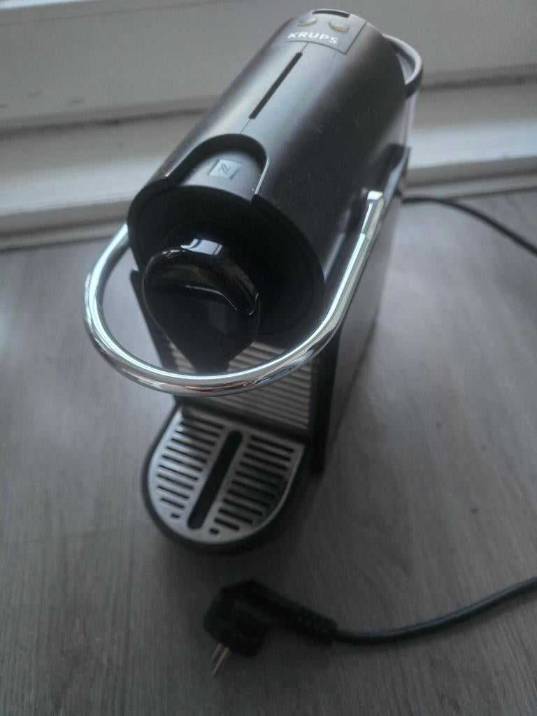 Nespresso pixie krups koffiezetapparaat, Witgoed en Apparatuur, Koffiezetapparaten, Ophalen, Espresso apparaat