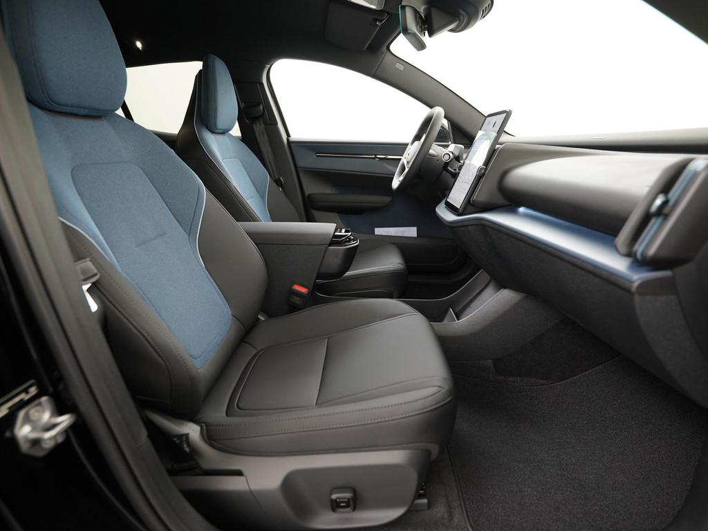 Volvo EX30 Single Motor Extended Range Plus Europa 69 kWh |, Auto's, Volvo, Automaat, Gebruikt, Zwart, Origineel Nederlands