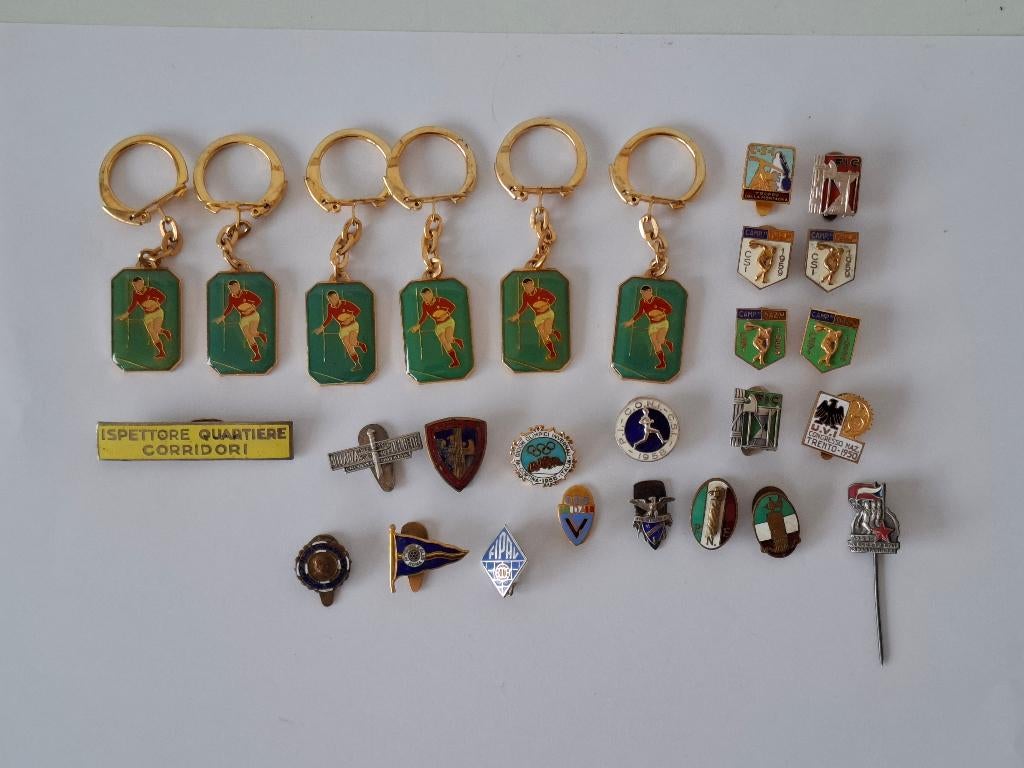 speldjes  pins sport & olympische spelen jaren 50 italie, Verzamelen, Verzenden, Gebruikt, Sport, Speldje of Pin