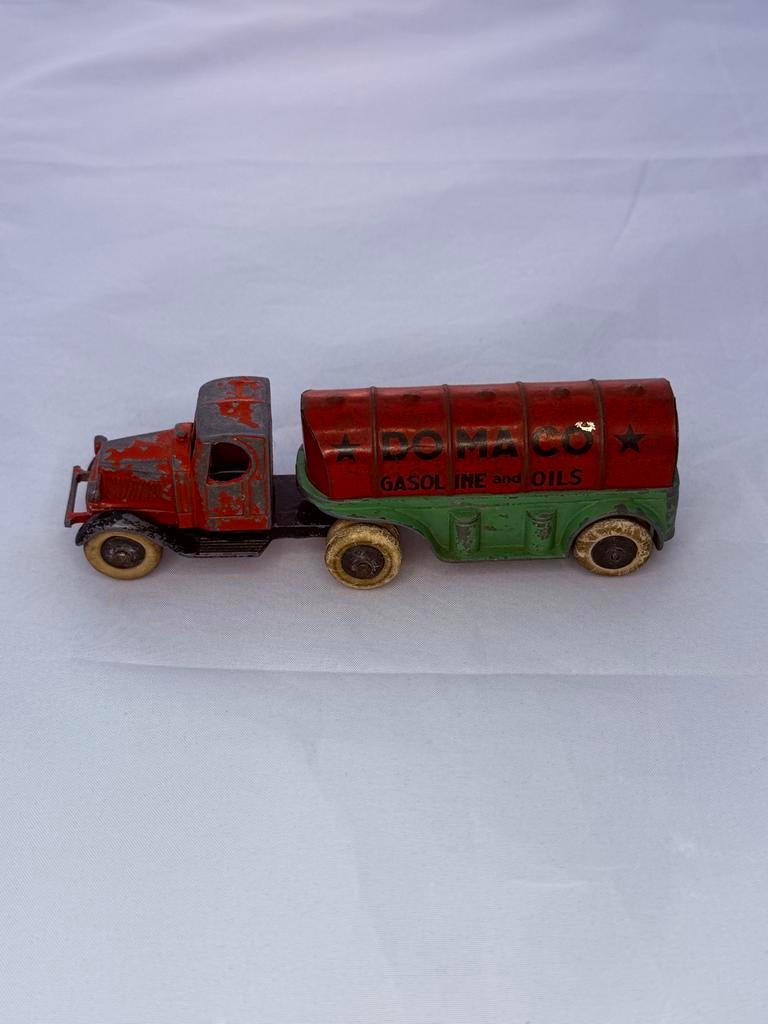 Originele Tootsietoy tankwagen "DOMACO Gasoline and Oils", Verzamelen, Ophalen of Verzenden, Gebruikt