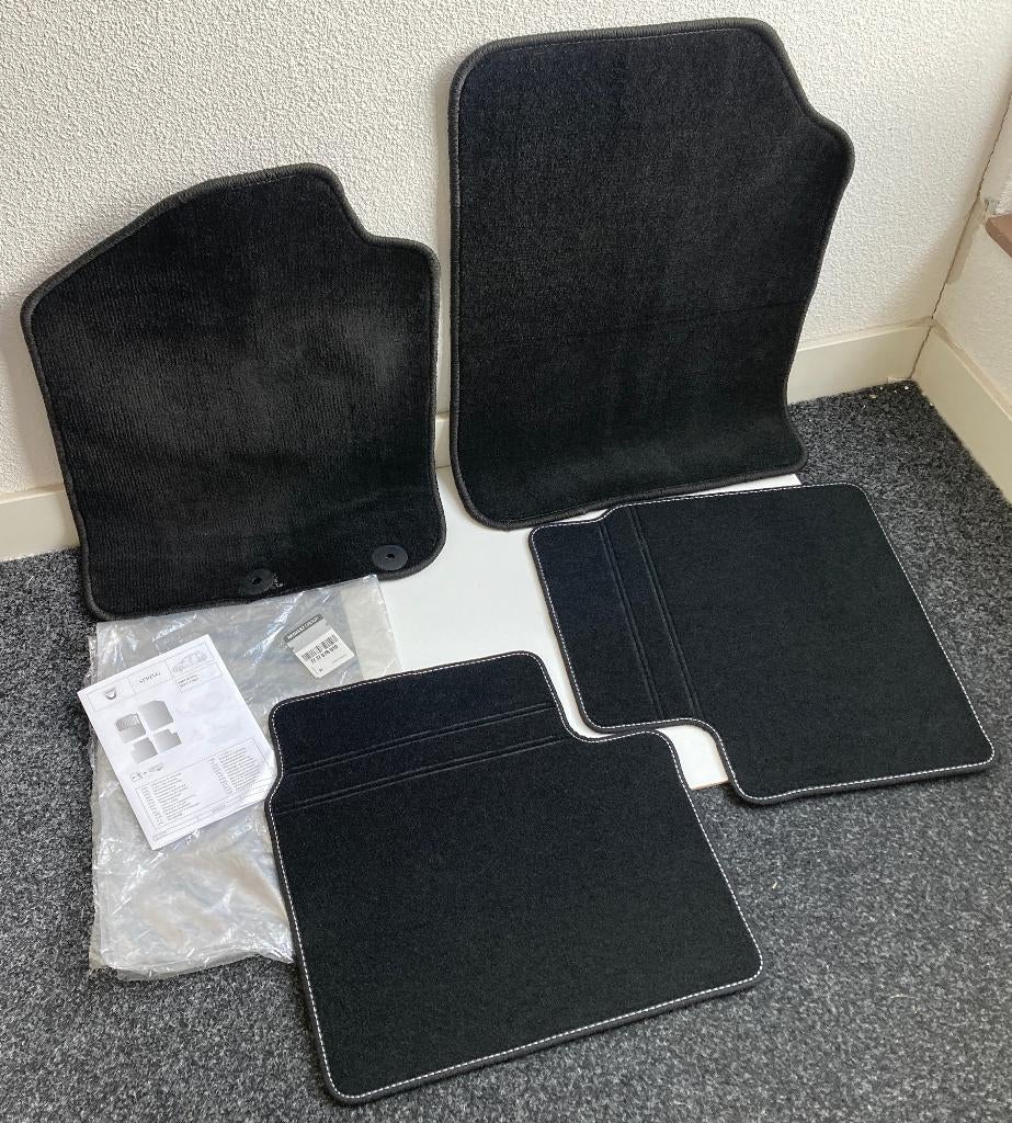 Dacia Spring Electric Velours automat set (4-delig,compleet), Ophalen, Gereviseerd, Dacia