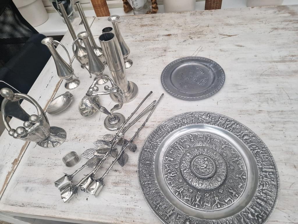 Juweliersrestant tinnen beelden en vazen, Ophalen of Verzenden, Nieuw, Rond, Hout