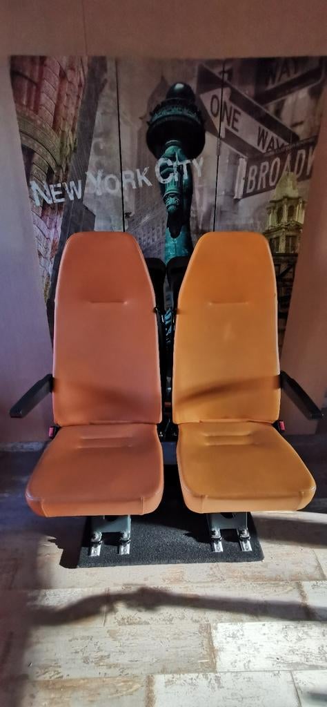 Twee auto stoelen voor rail montage met voetplaat, Auto-onderdelen, Ophalen of Verzenden