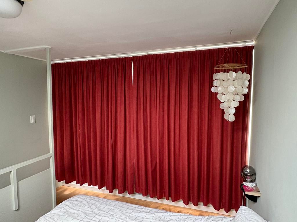 Dark red blackout curtains (custom made), 200 cm of meer, 150 tot 200 cm, Ophalen of Verzenden, Zo goed als nieuw