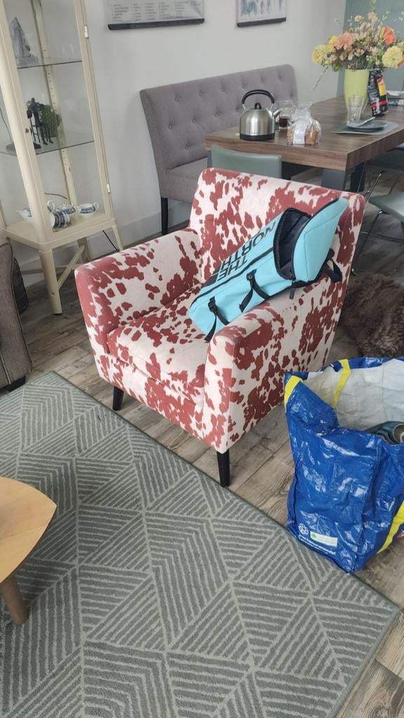 Comfortabele fauteuil met koeienprint, Ophalen, Gebruikt, 75 tot 100 cm, Stof