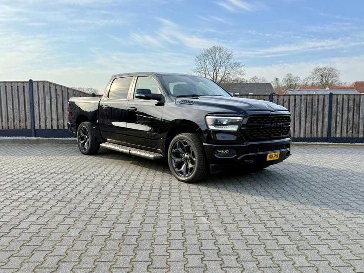 Dodge Ram 1500 5.7 HEMI V8 4x4 NIGHT EDITION LPG (bj 2024), Auto's, Dodge, Bedrijf, Te koop, RAM 1500, ABS, Achteruitrijcamera