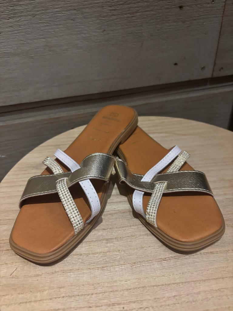 Slippers, Kleding | Dames, Schoenen, Slippers, Wit, Ophalen of Verzenden, Zo goed als nieuw