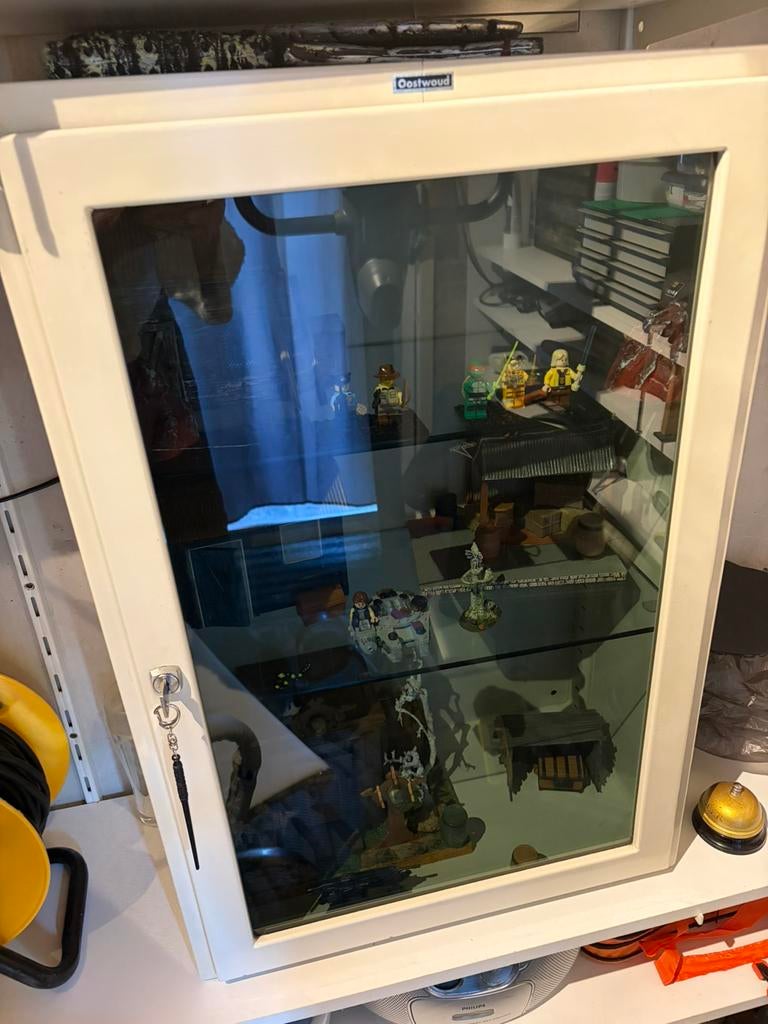 Vintage medicijnen kast van een ziekenhuis, Huis en Inrichting, Kasten | Vitrinekasten, Met deur(en), Zo goed als nieuw, Minder dan 100 cm