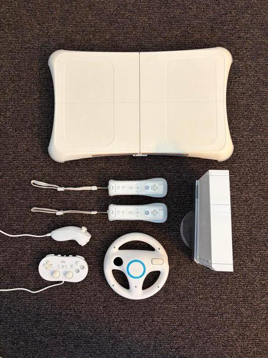 Nintendo Wii Set, Extra Controllers, Wii Fit, Balance Board, Spelcomputers en Games, Spelcomputers | Nintendo Wii, Zo goed als nieuw