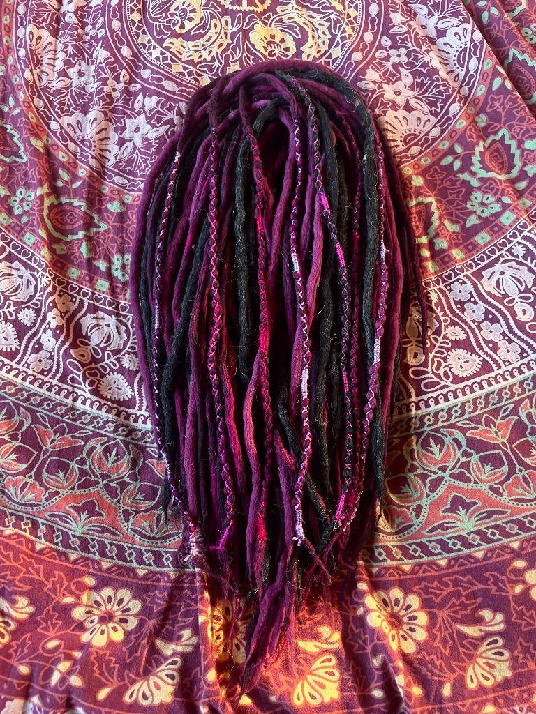 Nieuwe wol dread set van 65 dubbele dreads nu 180€, Sieraden, Tassen en Uiterlijk, Uiterlijk | Haarverzorging, Ophalen of Verzenden