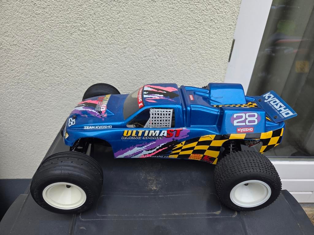 Kyosho ultima ST (stadium truck), Elektro, Auto offroad, Ophalen of Verzenden, Zo goed als nieuw