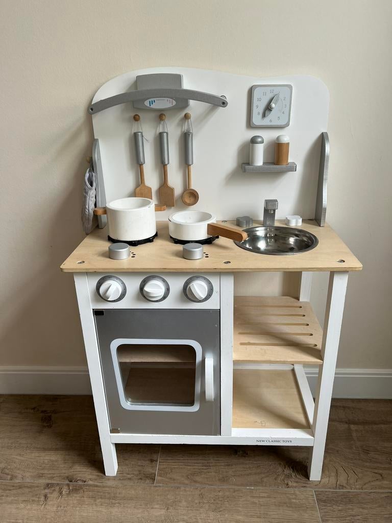 Speelgoed keukentje New Classic Toys, Ophalen of Verzenden, Gebruikt, Hout, Speelkeuken