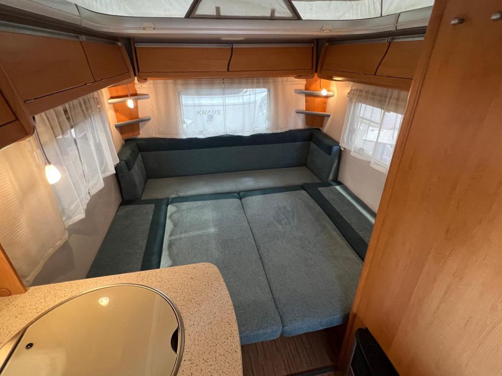 Eriba Feeling 430 Mover, Fietsenrek, Luifel, Voortent, Dwarsbed, Rondzit, Bedrijf, Schokbreker