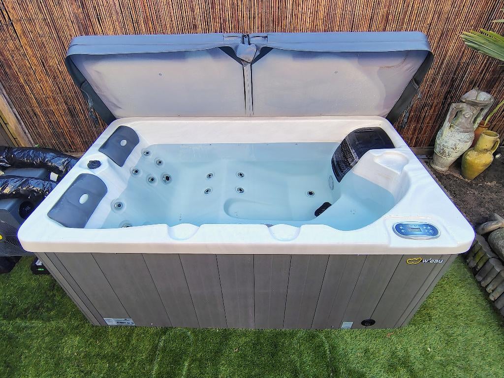 Te koop z.g.a.n. W'eau Hudson 3 pers. spa, Tuin en Terras, Bubbelbaden en Hottubs, Ophalen, Zo goed als nieuw, Filter, Vast