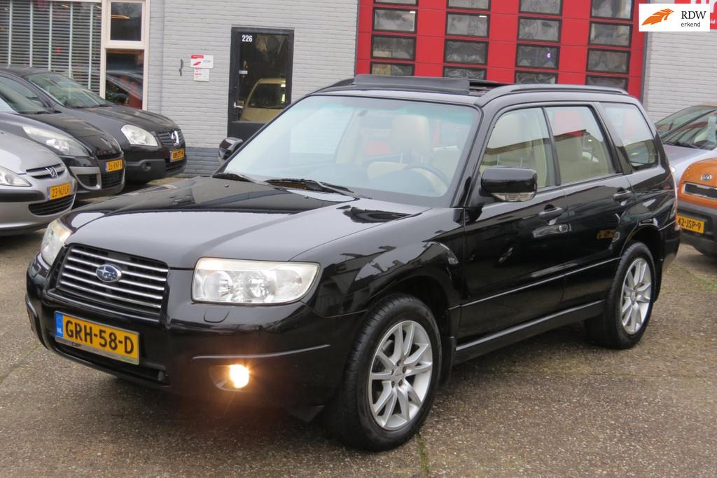 Subaru FORESTER 2.0 X Comfort Pack AUTOMAAT .LEDER , PANO DA, Auto's, 1380 kg, Gebruikt, 4 cilinders, Zwart