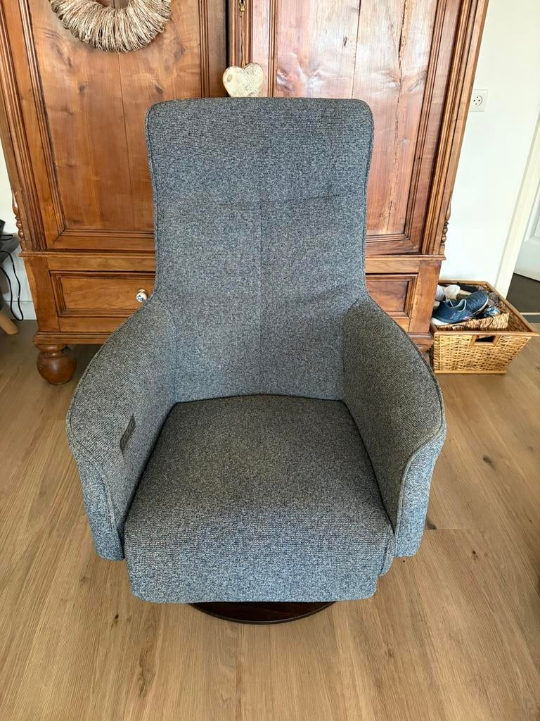 Mooie gereinigde staopstoel, Ophalen, Zo goed als nieuw, 50 tot 75 cm