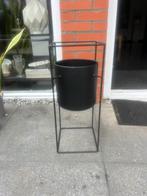 Als nieuw zwarte plantenstandaard, Huis en Inrichting, Ophalen of Verzenden, Zo goed als nieuw