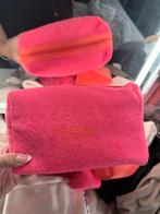 Chanel cosmetic pouch - 100% authentiek van de Bijenkorf, Gehele gezicht, Ophalen of Verzenden, Zo goed als nieuw, Roze