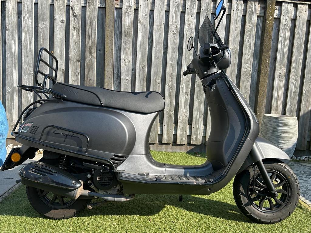 Santorini Scooter - Zo goed als nieuw, Fietsen en Brommers, Ophalen of Verzenden, Zo goed als nieuw, Overige typen, Overige merken