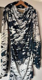 Escada jurk met bijpassende shawl blauw/wit maat 42, Kleding | Dames, Jurken, Blauw, Maat 42/44 (L), Ophalen of Verzenden, Zo goed als nieuw