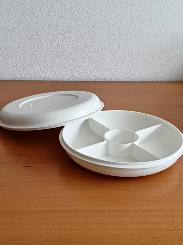 Tupperware verdeelschaal hapjes schaal met deksel, Ophalen of Verzenden, Zo goed als nieuw, Schaal